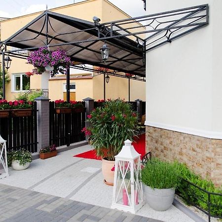 Pokoje De Luxe Figaro Płock Exteriör bild