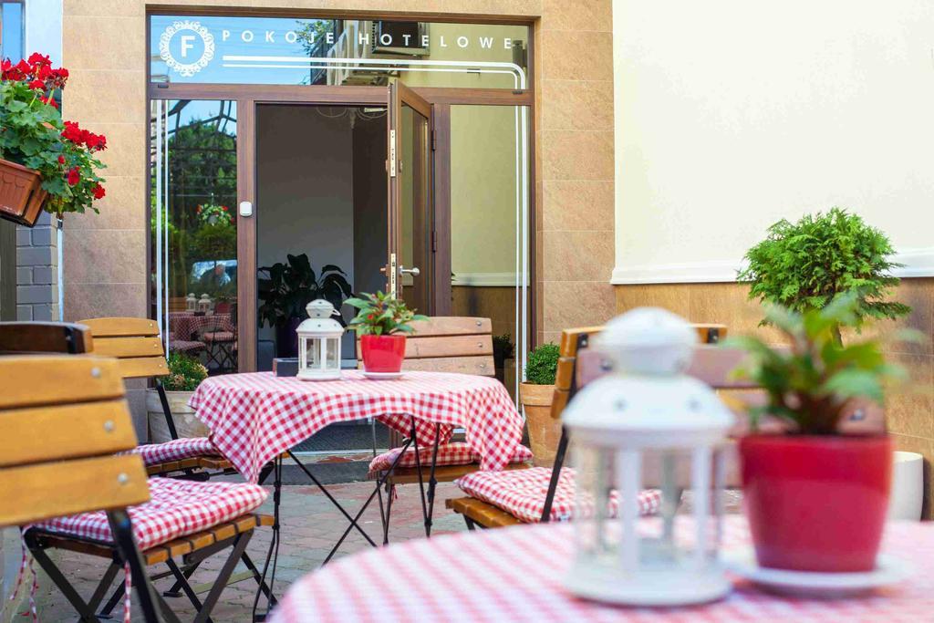 Pokoje De Luxe Figaro Płock Exteriör bild