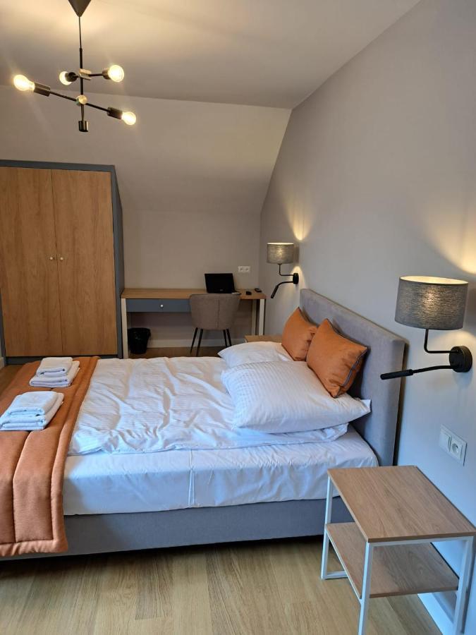Pokoje De Luxe Figaro Płock Exteriör bild