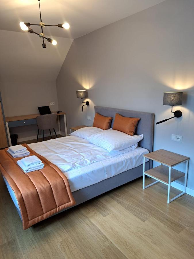 Pokoje De Luxe Figaro Płock Exteriör bild